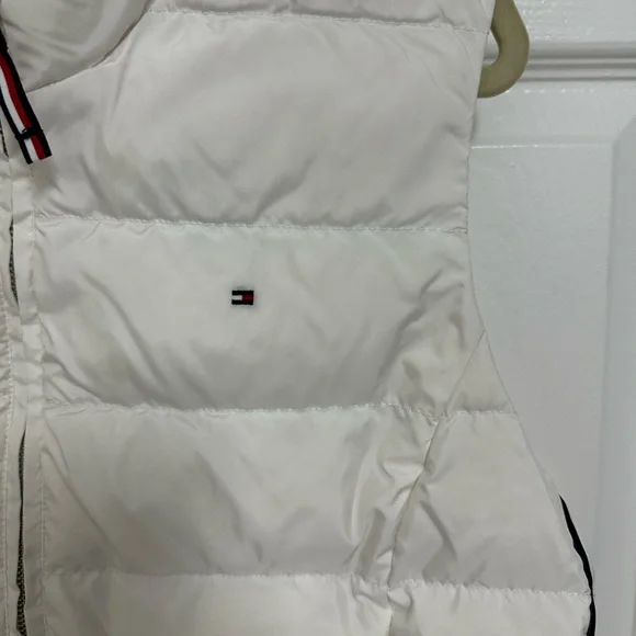 Tommy Hilfiger Women's Ivory Puffer Vest - Picture 2 of 5